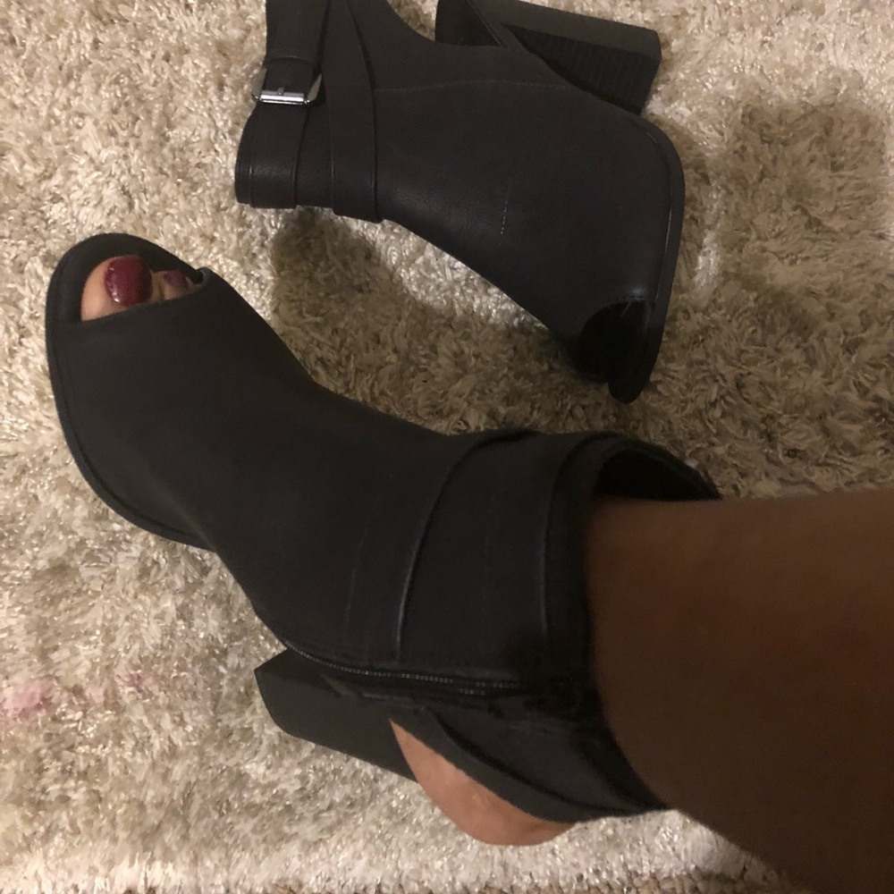 Peep toe/ heel high heeled shoes
